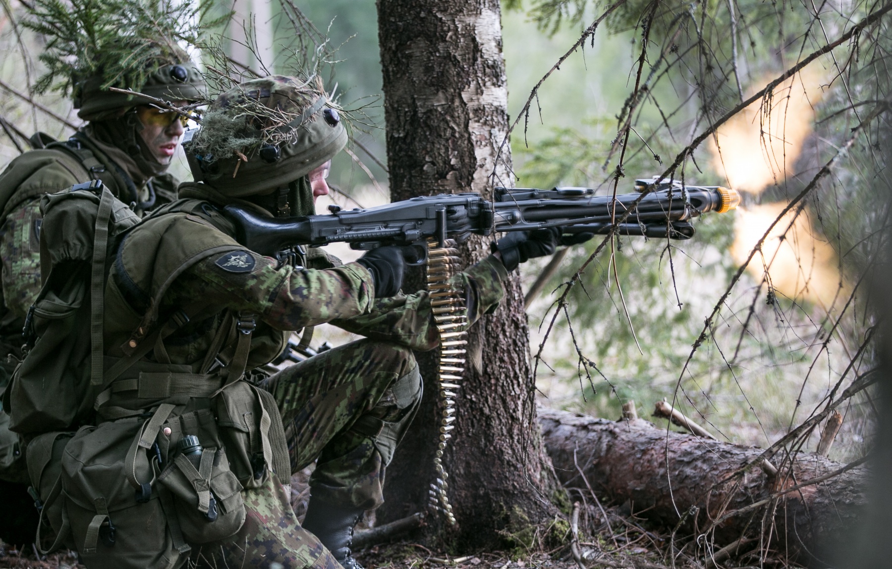 Эстонские солдаты с MG-3