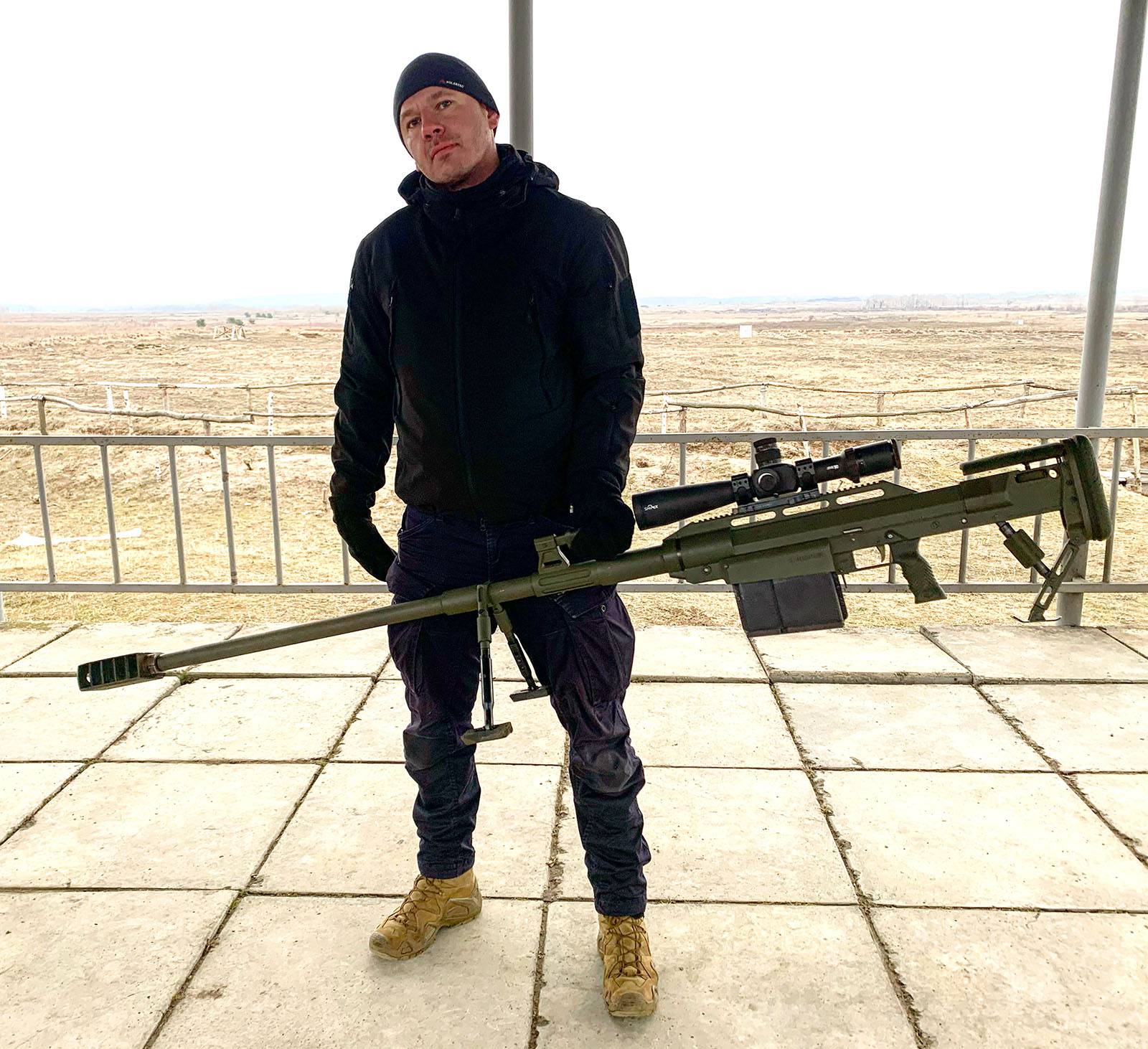 Александр Карпюк с винтовкой Snipex Alligator
